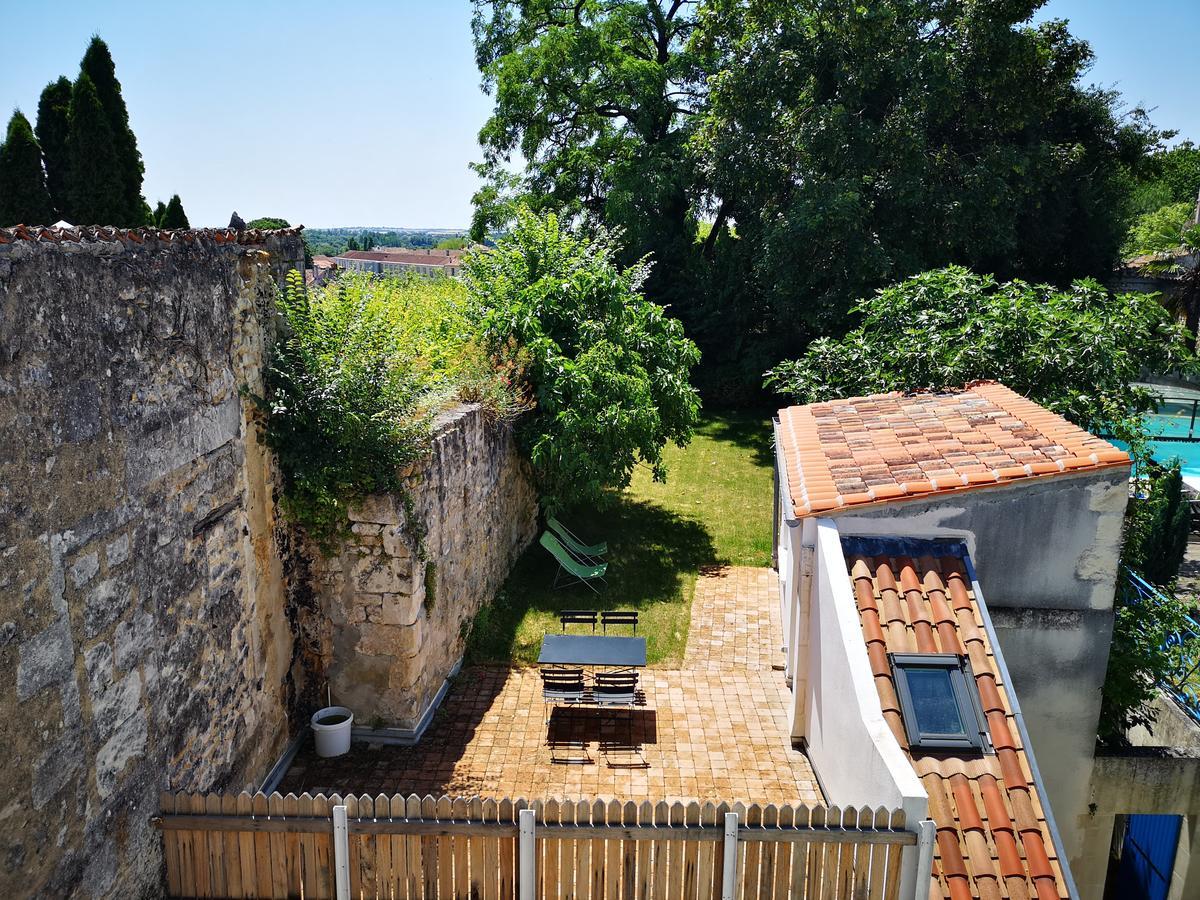 Un Jardin Sur Le Toit - Saintes Daire Dış mekan fotoğraf